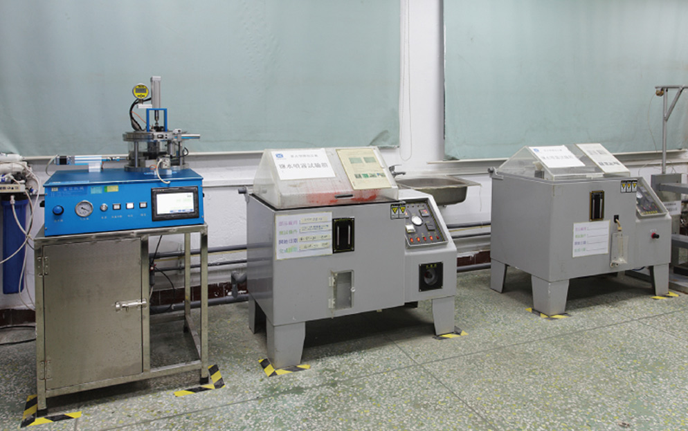 Constant temperature / humidity testing